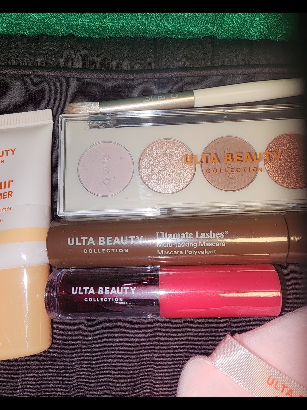 NWT $15 Ulta Beauty Green Quilted Cosmetic Pouch with Makeup Accessories - Picture 3 of 8